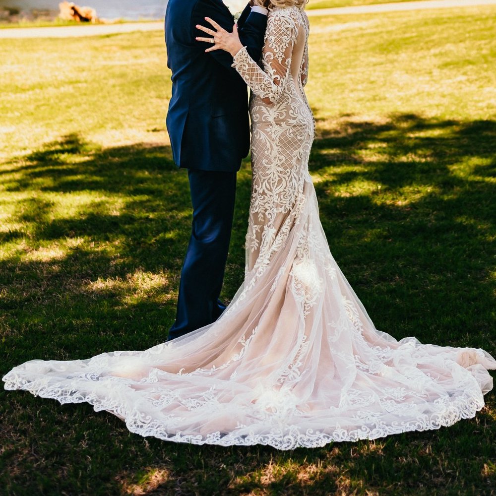 Sottero and Midgley Wedding Gown Size 8 in Ivory Over Nude - Picture 7 of 12